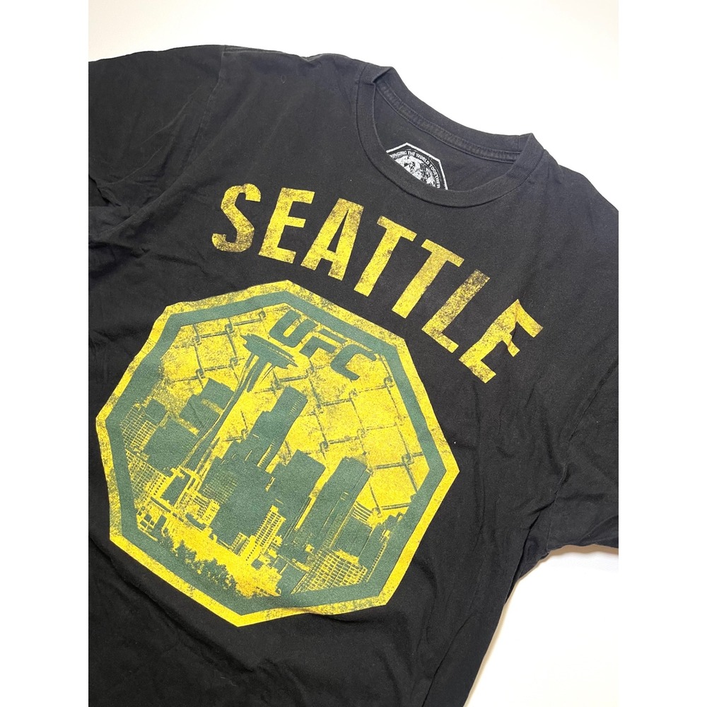 UFC Seattle Skyline Octagon Graphic T-Shirt Mens Large Black MMA Fight Fan Tee